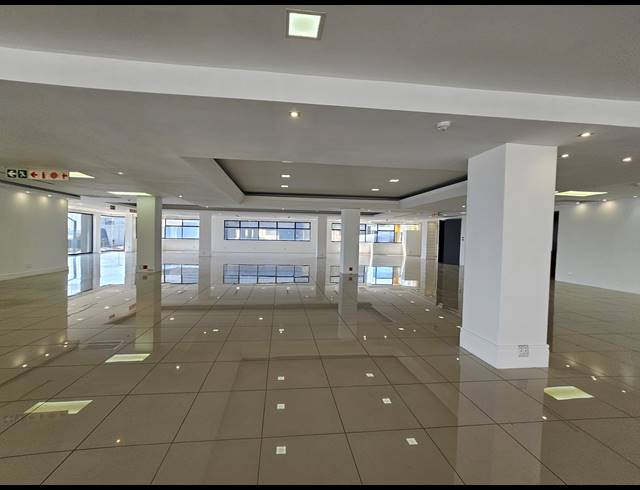 805M² SHOWROOM TO LET IN KRAMERVILLE